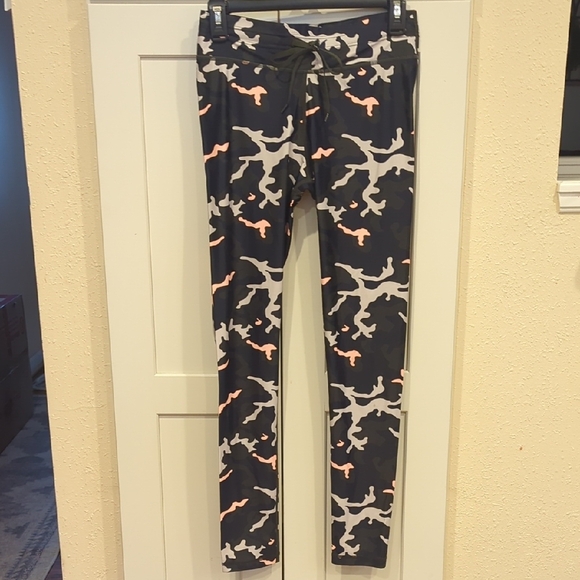 The Upside Camouflage Leggings - Black and Gray - Picture 1 of 6